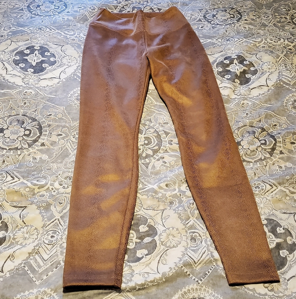 💕 WHBM 💕 Tan Snake Print Faux Suede Leggings LIKE NEW CONDITION